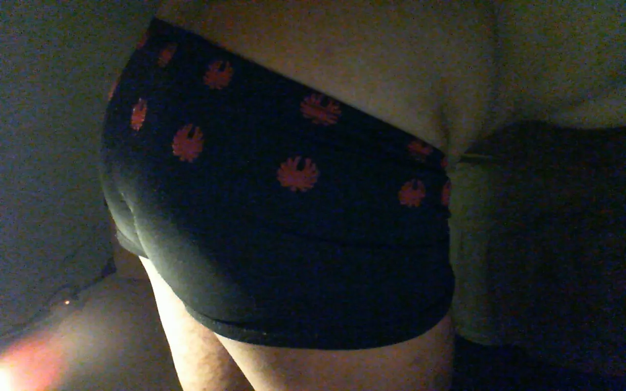 Me puse caliente...alguien me daría???