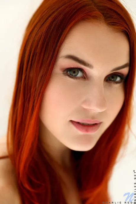 Charlie Red (aka Charli Red) belleza europea