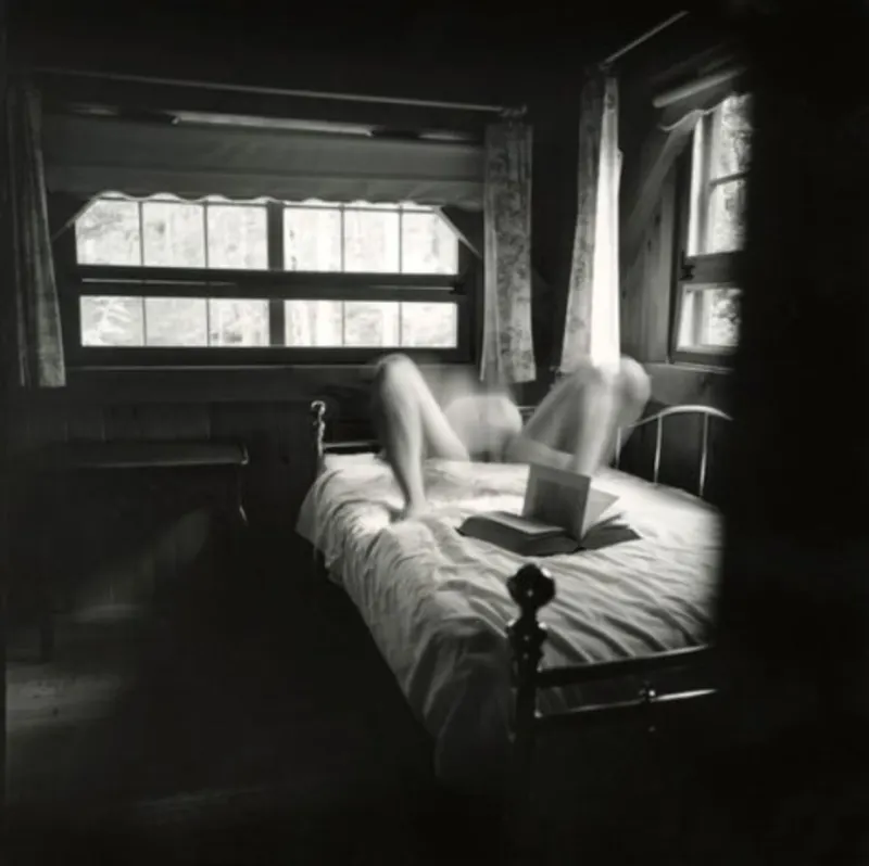 Britanny Markert - Oscura fotografía analógica