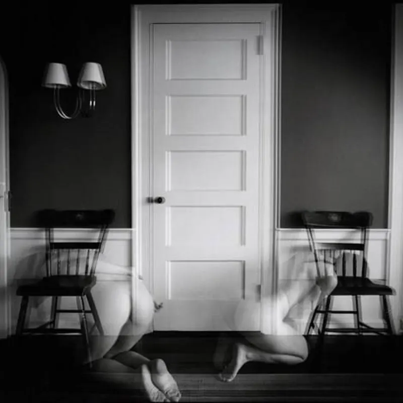 Britanny Markert - Oscura fotografía analógica