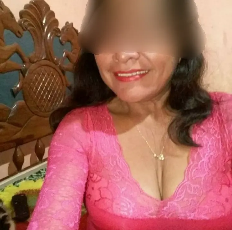 Esta bien linda la madurita esta hay un nuevo cornudo