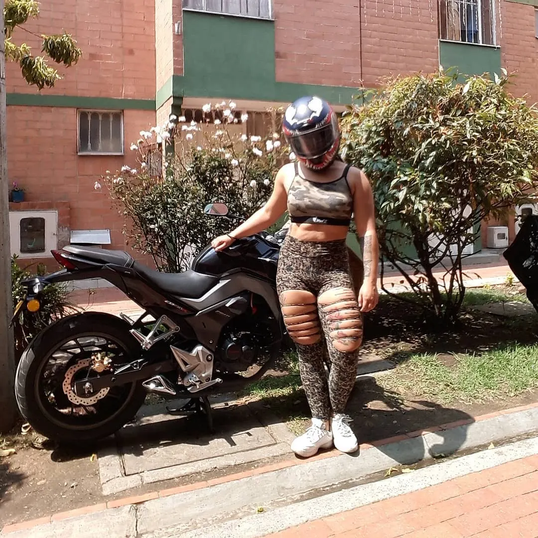 Motos y mujeres que más