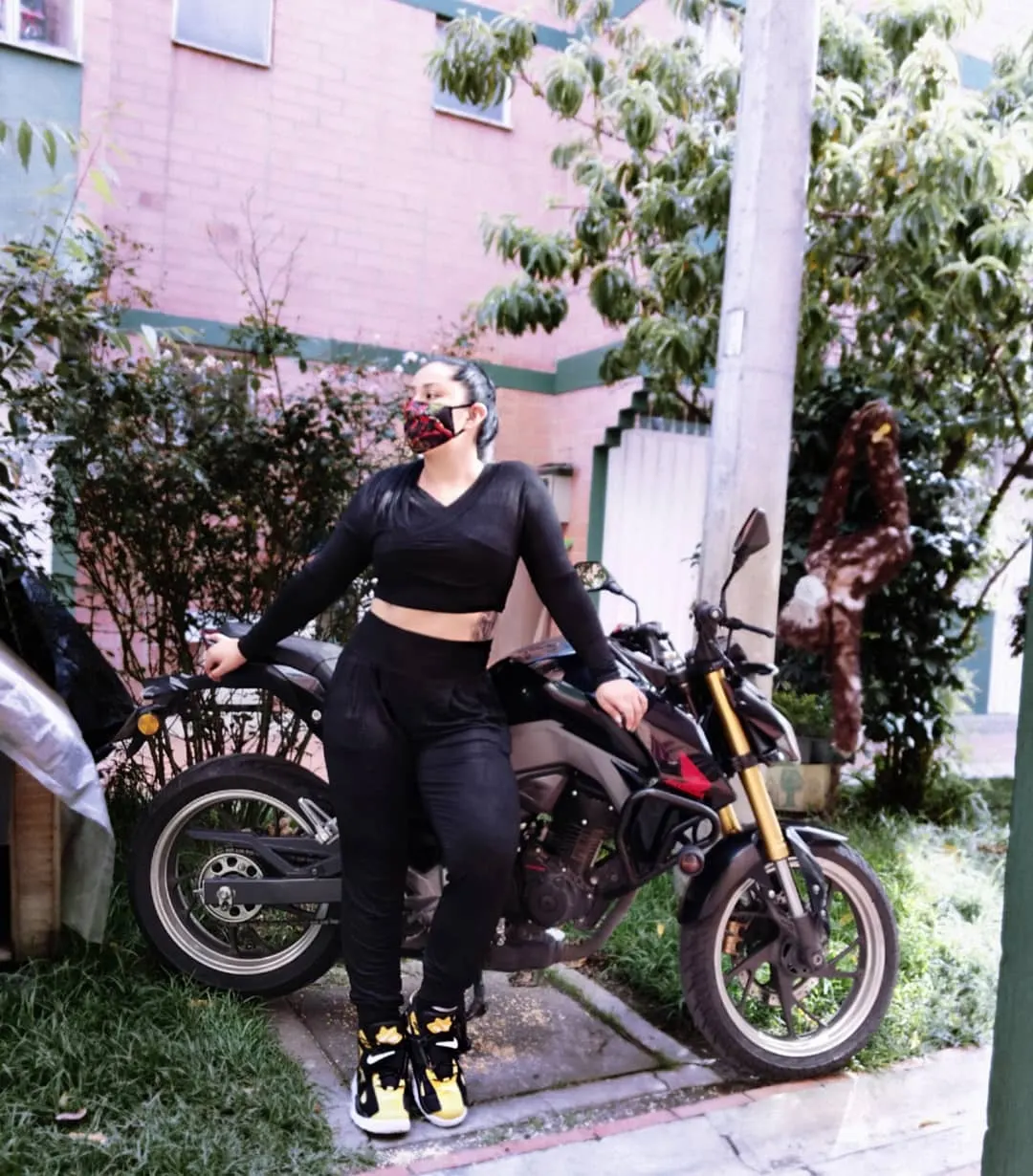 Motos y mujeres que más