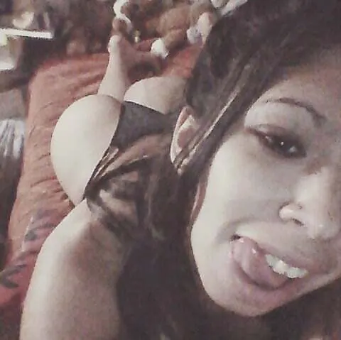 Rocio , hermosa promotora se muestra