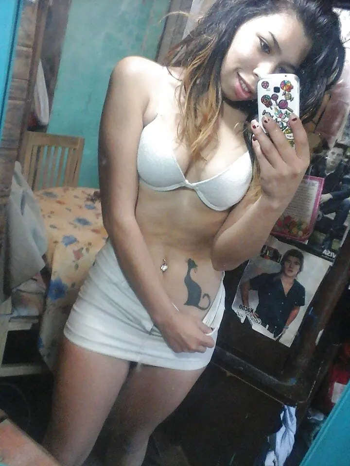 Rocio , hermosa promotora se muestra