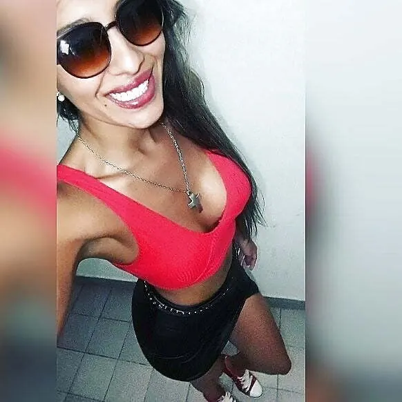 Promotora muy tetona