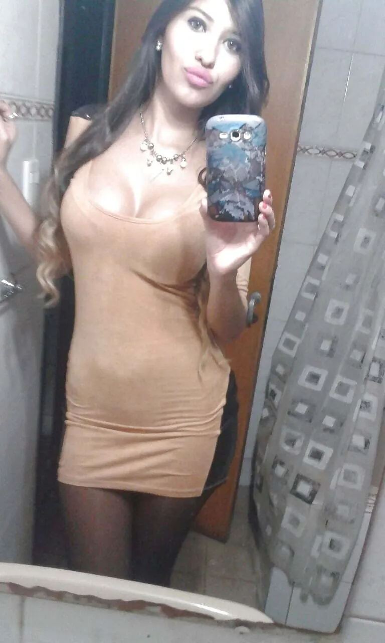 Promotora muy tetona