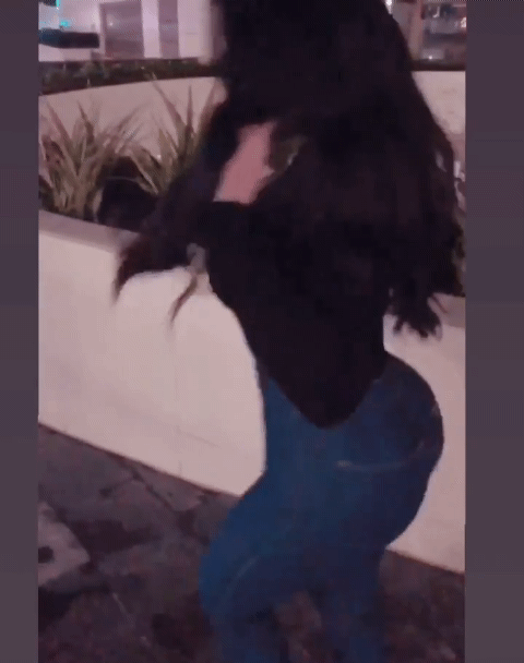 Diosa buenota, culona y tetona de extrema calidad.