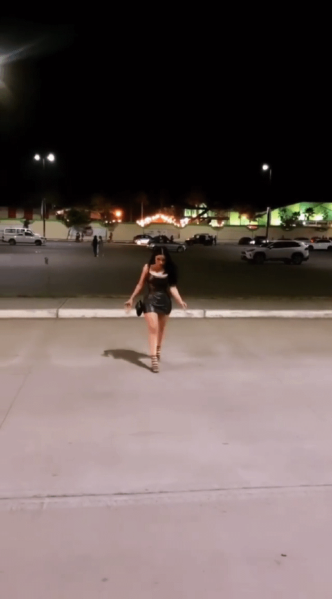 Diosa buenota, culona y tetona de extrema calidad.