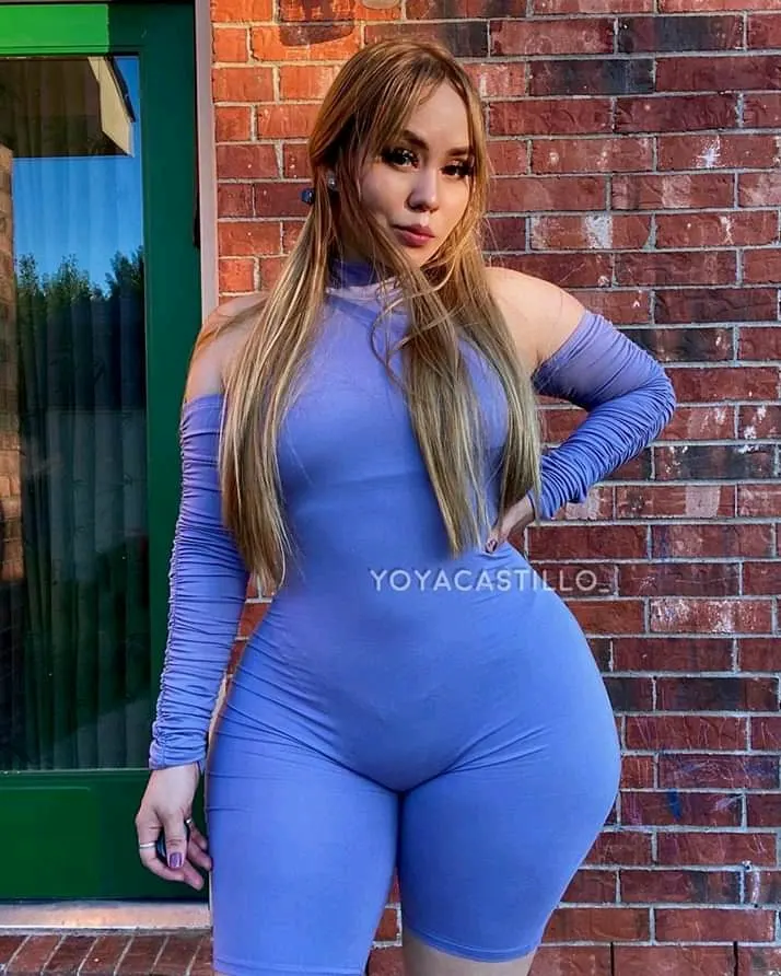 Y aqui la hermosa Yoya Castillo