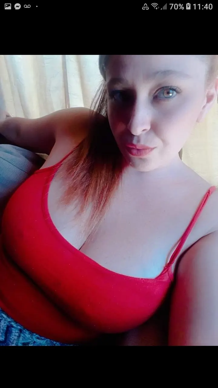 Karen😍 alguien tiene algo más de ella?
