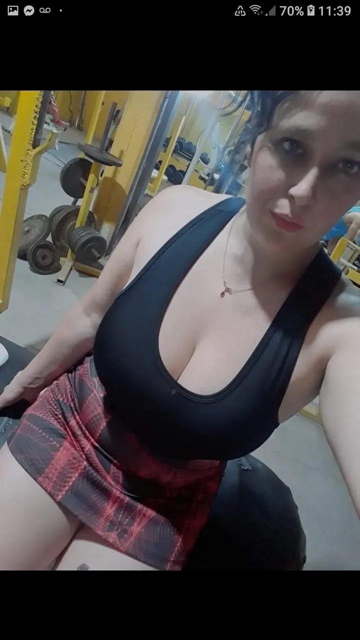 Karen😍 alguien tiene algo más de ella?