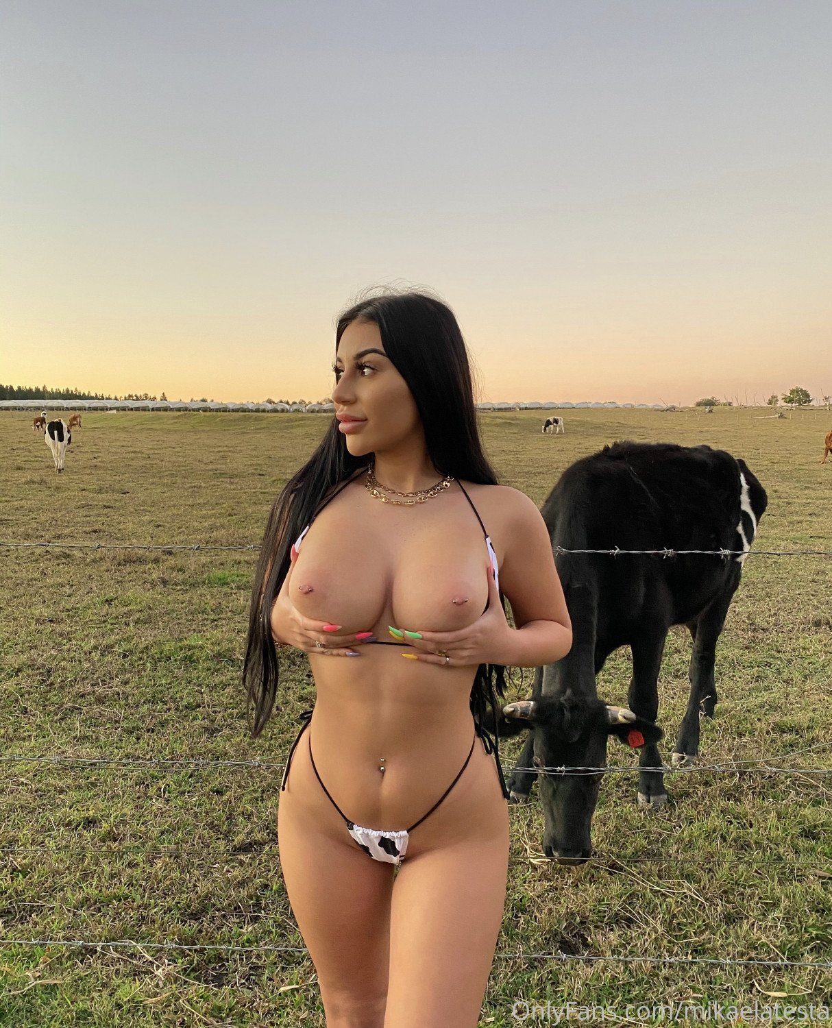 Pendeja con grandes tetas