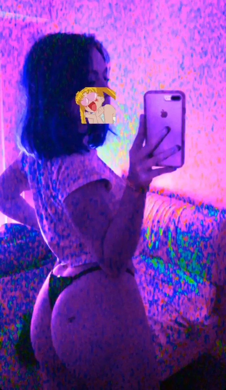 Que Linda Mina😍🤤