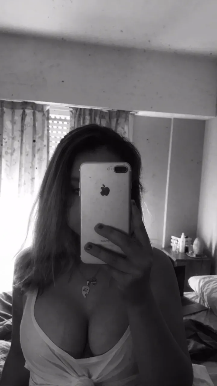 Que Linda Mina😍🤤