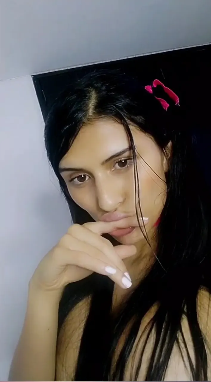Andrea la Colombiana deliciosa.