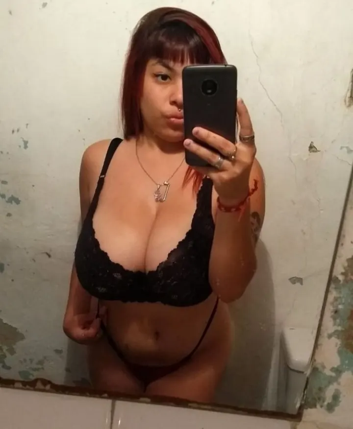Linda tetona🤤