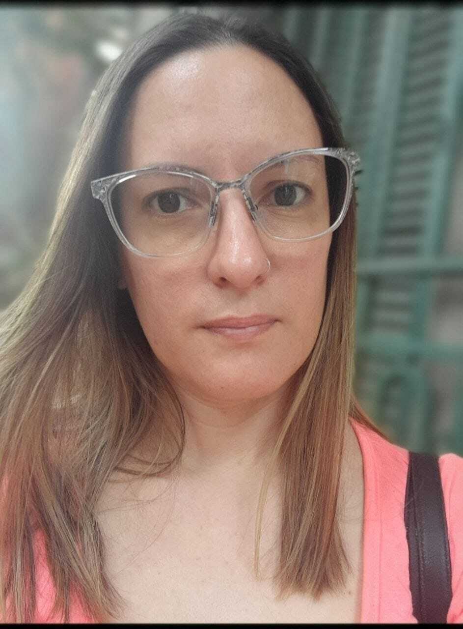 Romy de Lanu, colita usadita y labios colgando