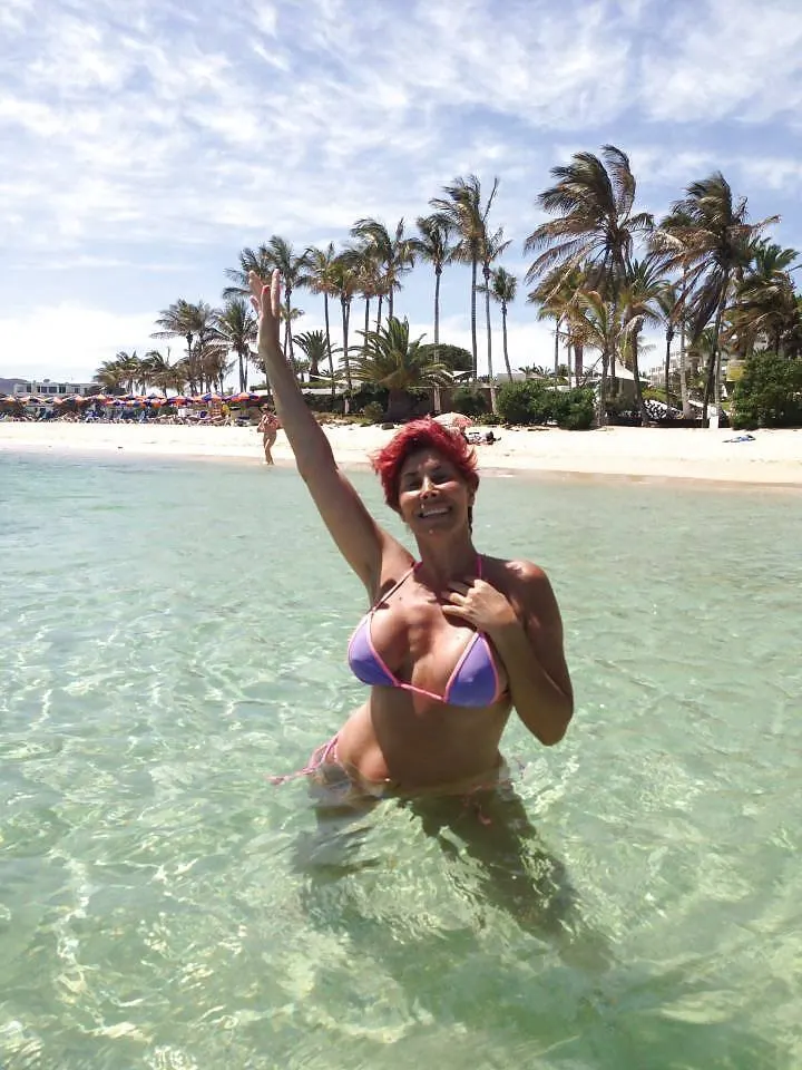 Ellas en la playa