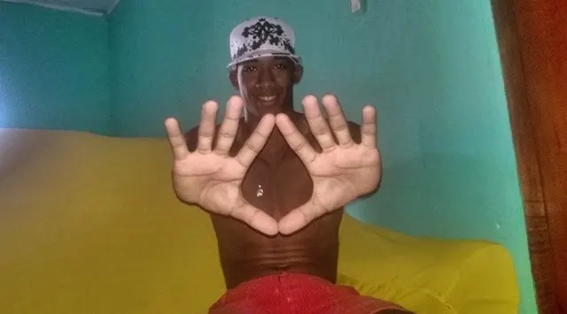 Senegalés dotado... Deséa radicarse acá