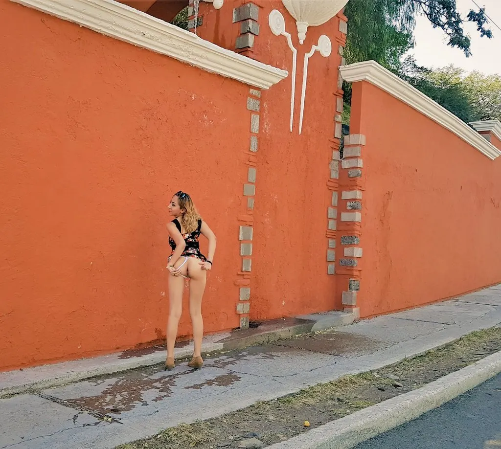 Zorrita con las tetas perforadas