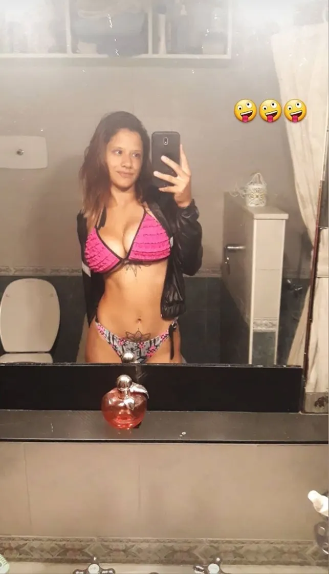 Brenda: tetona y culona argenta