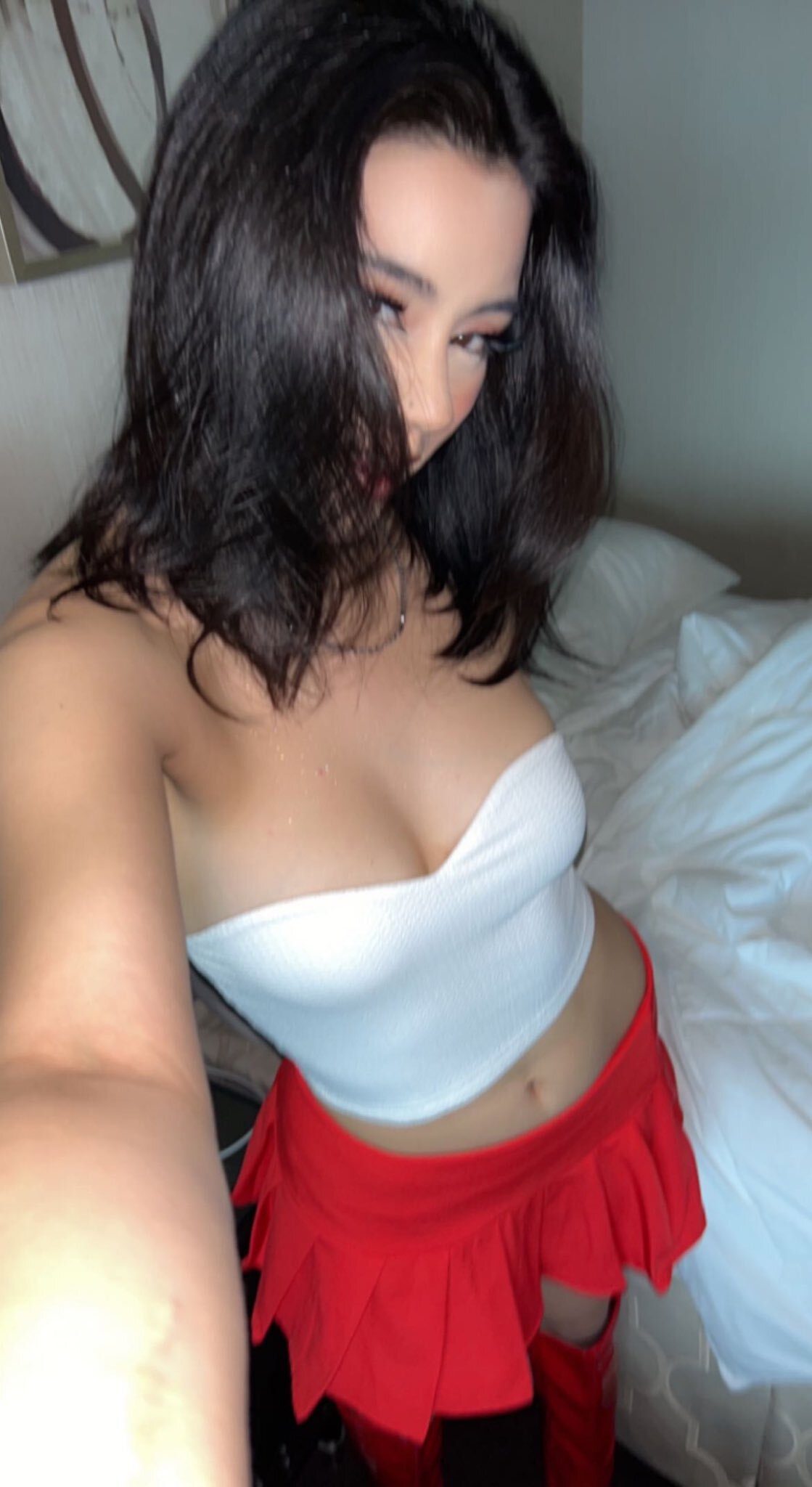 ¿¡Alguna lengua quiere probar mi coño hinchado y ansioso!?