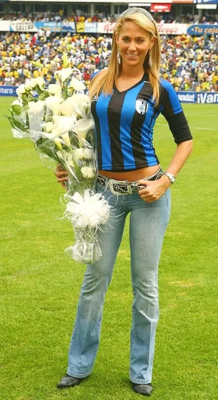 Periodista deportiva muy sexy