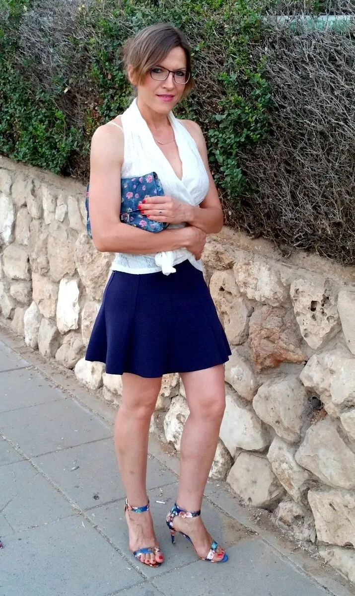 Milf, muy caliente, y en todos lados