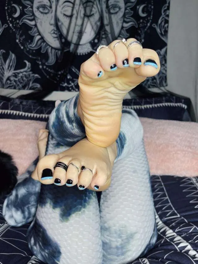 Ven a pajearte con estos hermosos pies 🤤