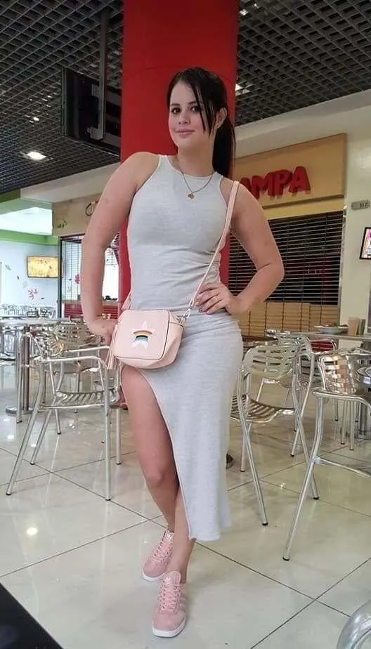 Una mujer Hermosa Con Cuerpo De Reina. 😘