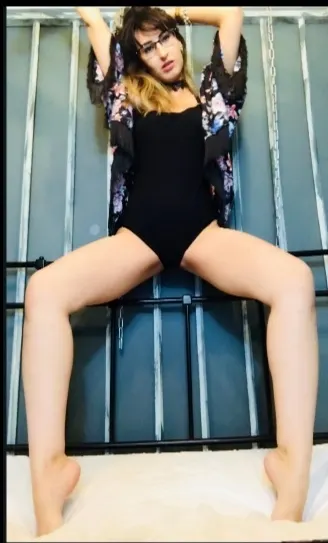 IllusiveIris❤️ hermosa milf MFC...Ella te enseñara las