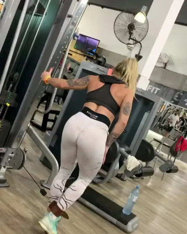 La Bomba Milf