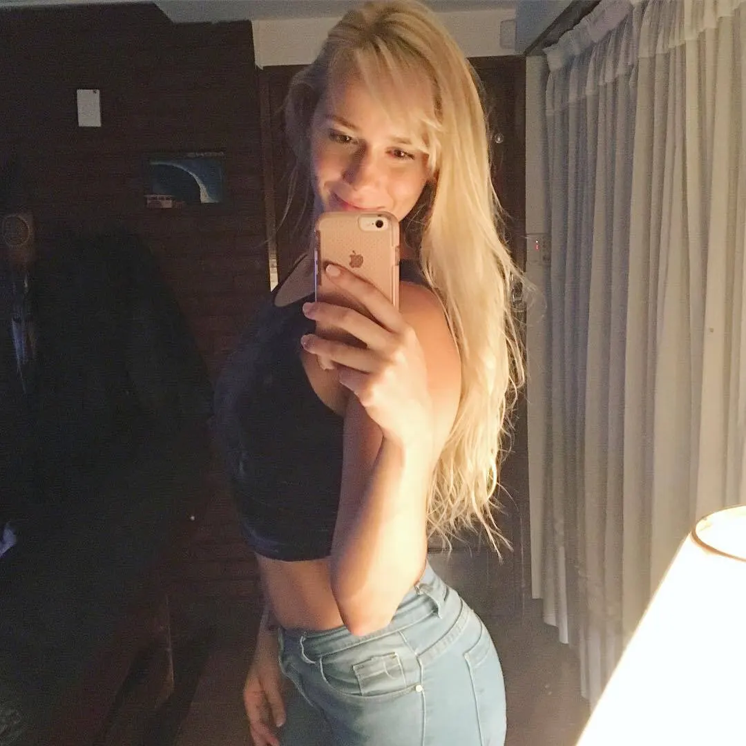 Rubia Tremeeeenda soft