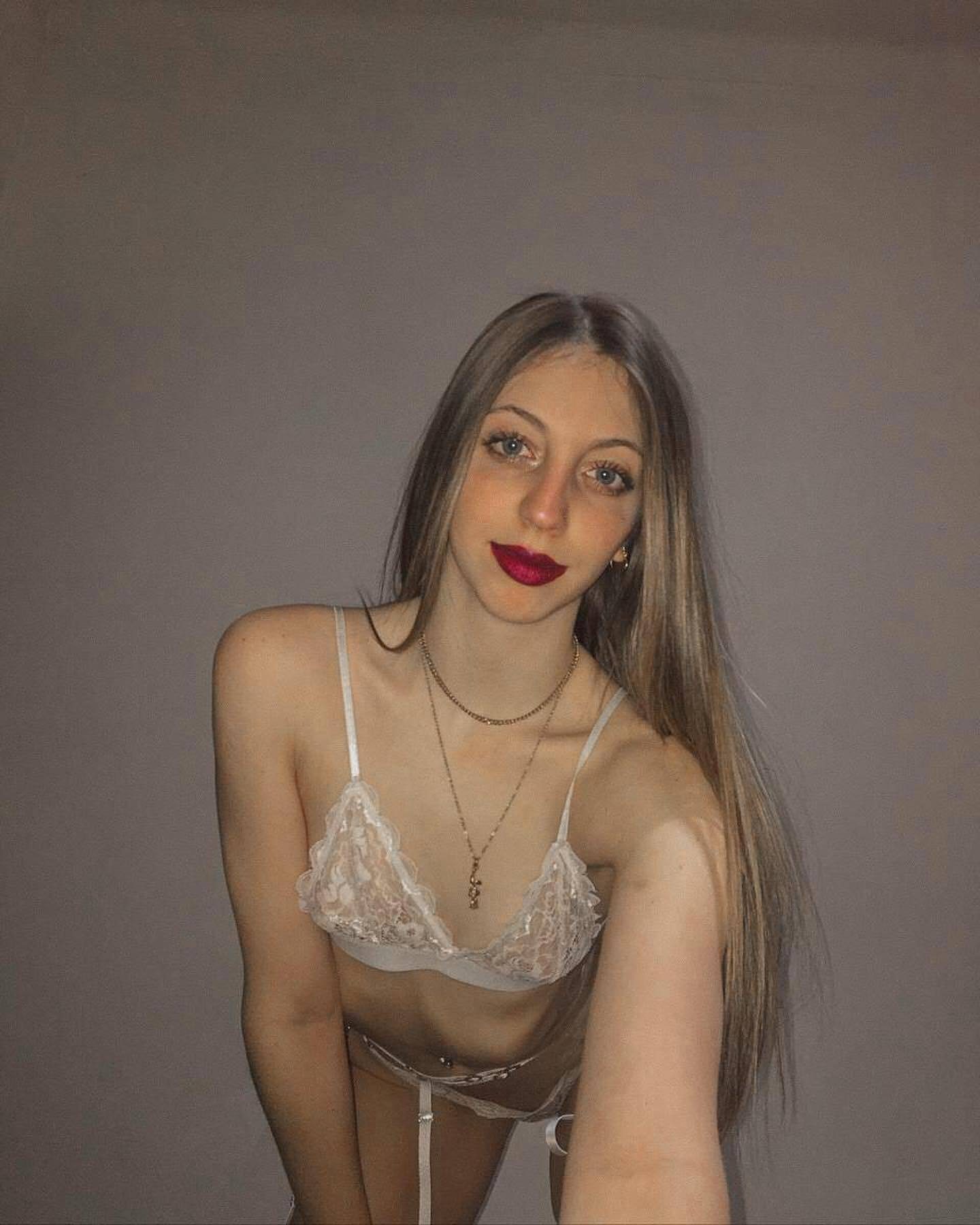 Rubia de 18 con orto brutal
