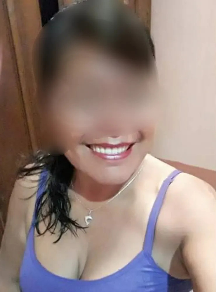 Coño tan lindo y madurita muy feliz satisfecha