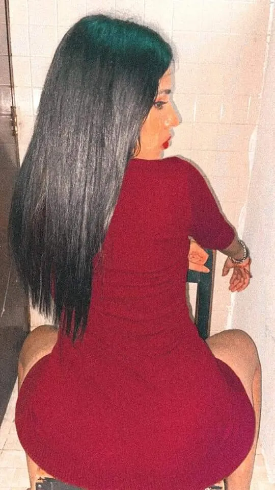 Sabrosa 🤤 quién la quiere ver cómo Dios la trajo al mun