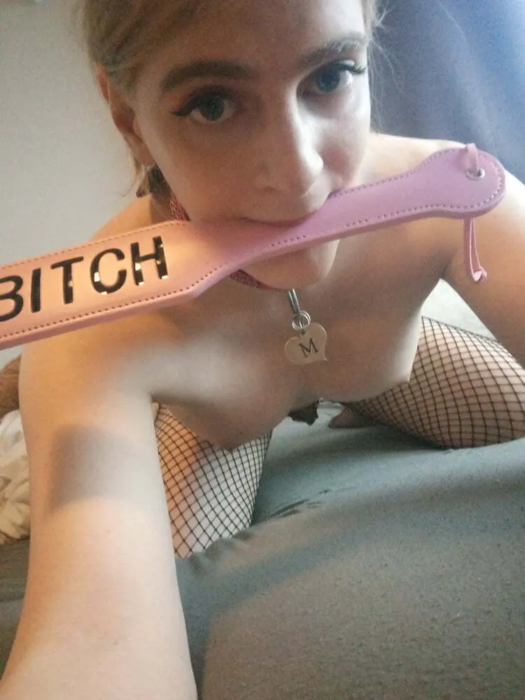 Una linda mujer sumisa