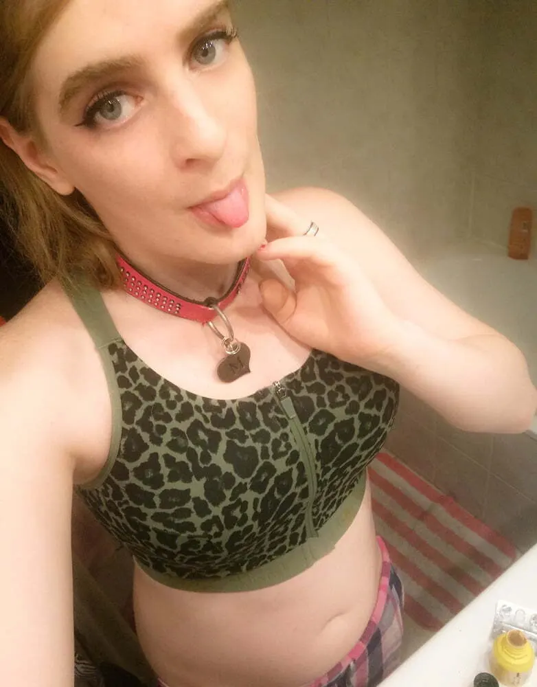 Una linda mujer sumisa