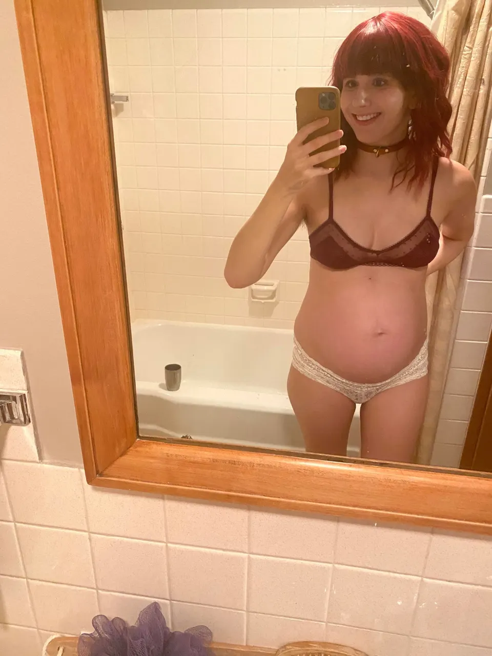 PREÑADA hermosa con un coño XXL