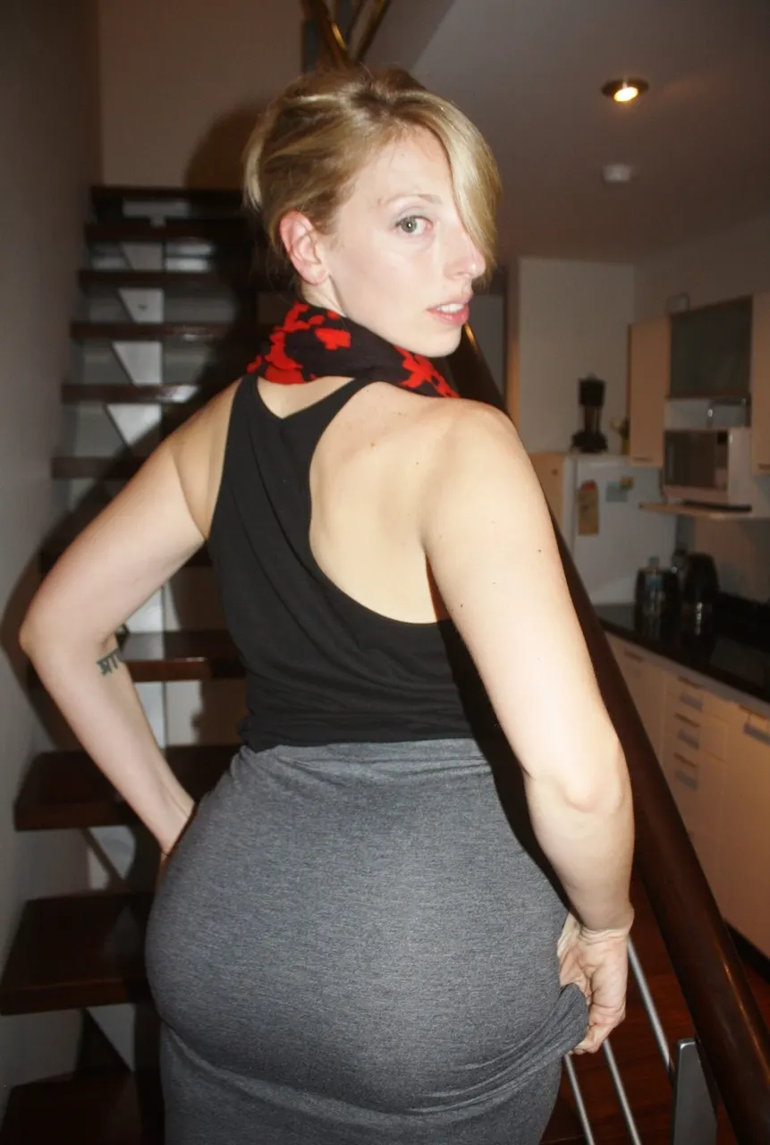 MILF Amateur 009, Tina