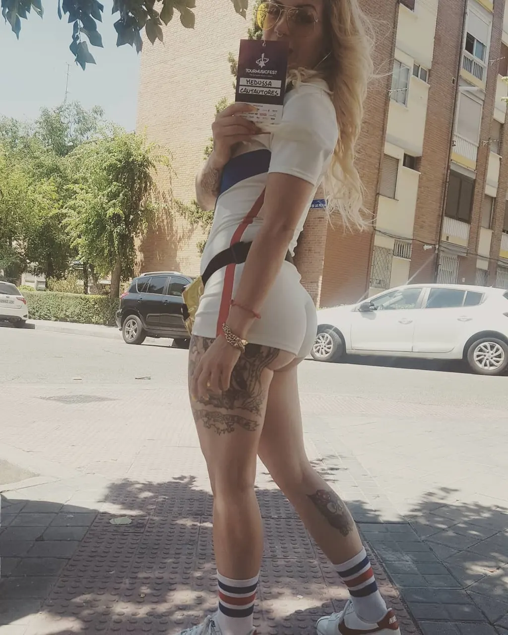 Meduzza... rapera tatuada putona (soft)