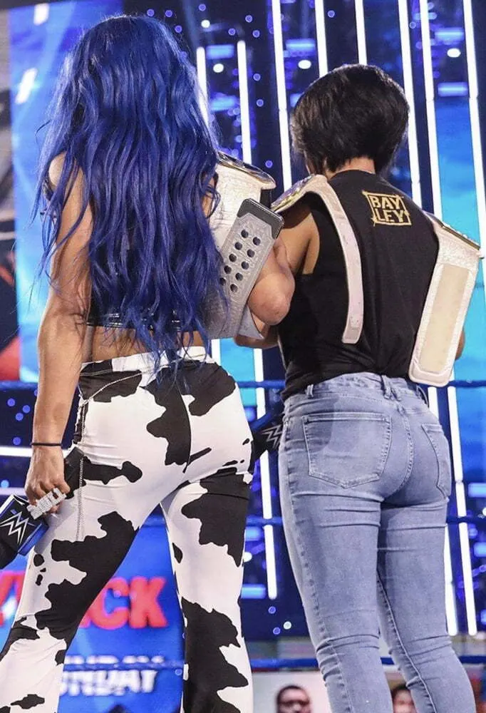 Wwe Bayley , super culona