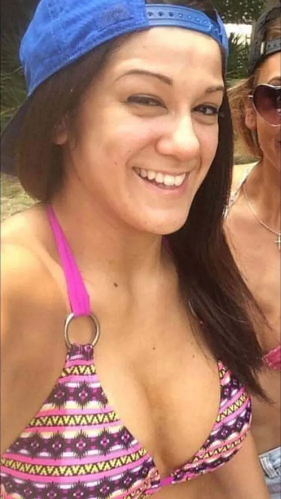 Wwe Bayley , super culona