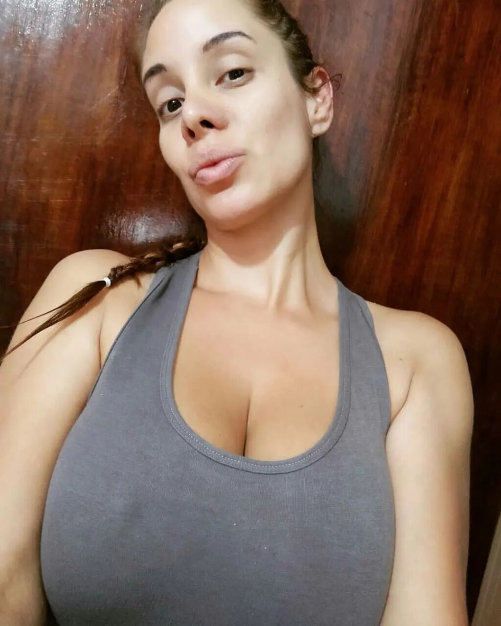 Puta madura tetona