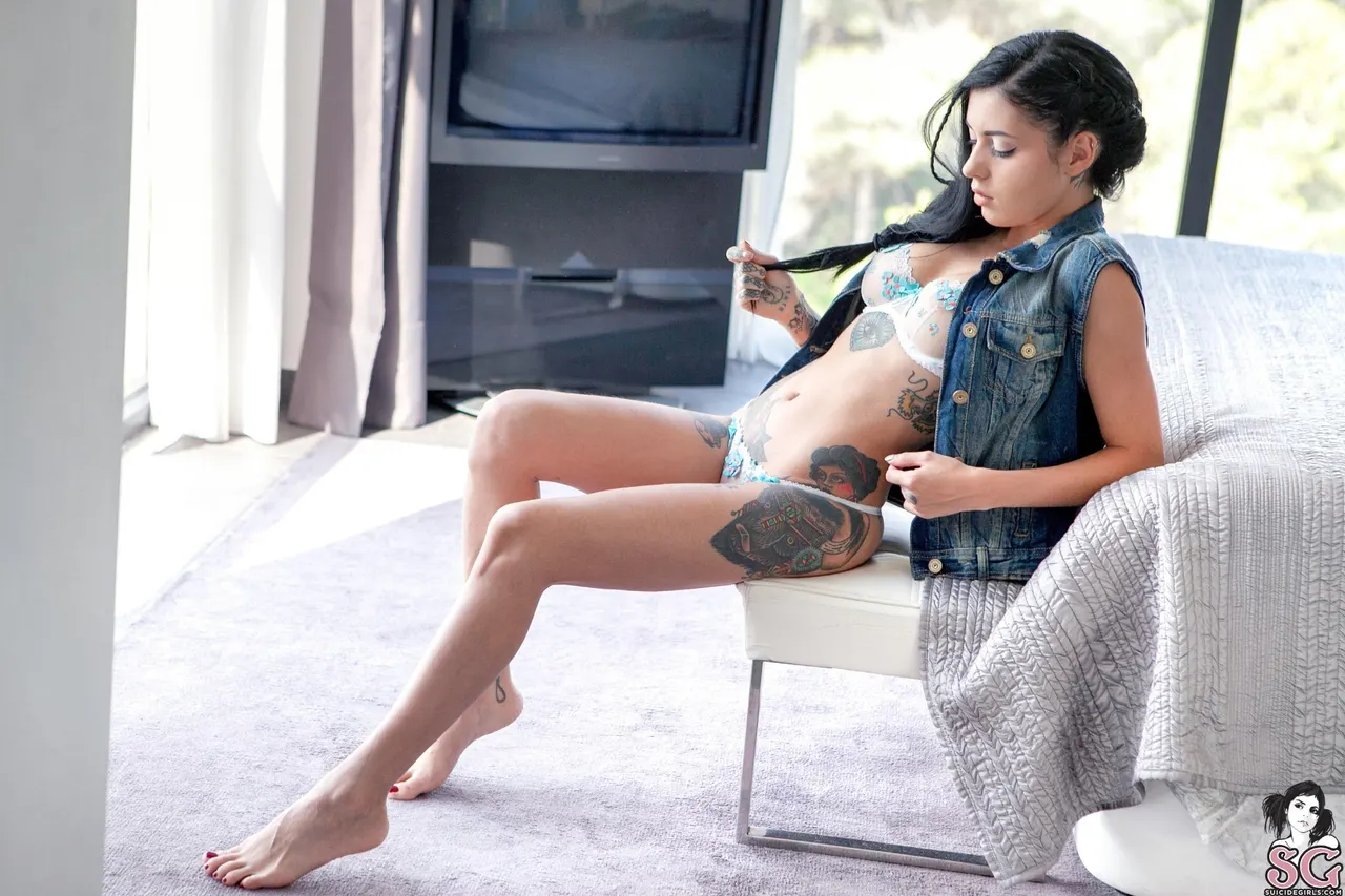 Coralinne Suicide - Indigo Girl