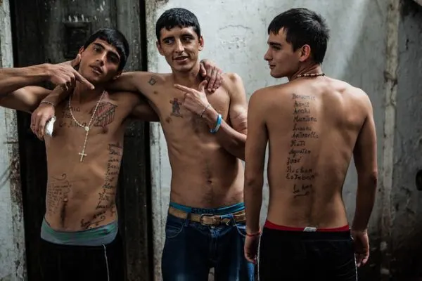 Ellos y sus pijas.