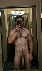 Hombres desnudos