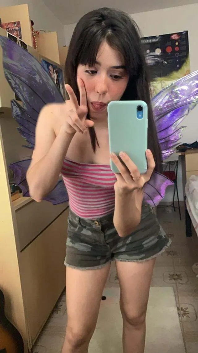 Flaquita enseñando su culo delicioso