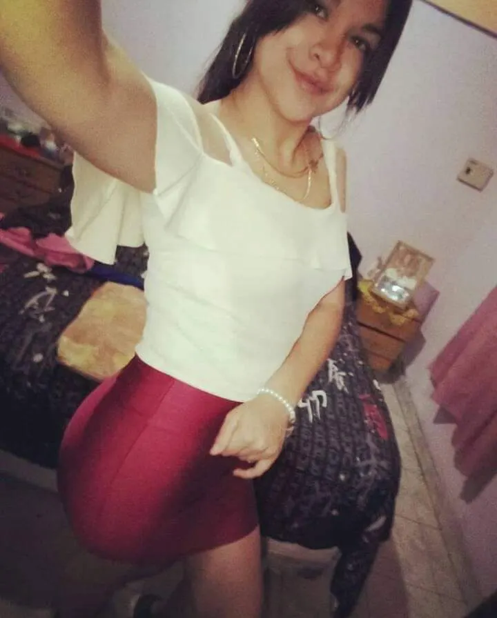 Alguien tiene algo de está putita